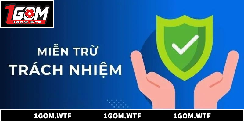 Người dùng thao tác bảo mật thông tin trên điện thoại